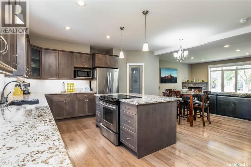 1412 Main STREET — photo 5 of 39
