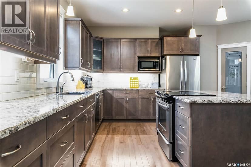 1412 Main STREET — photo 6 of 39