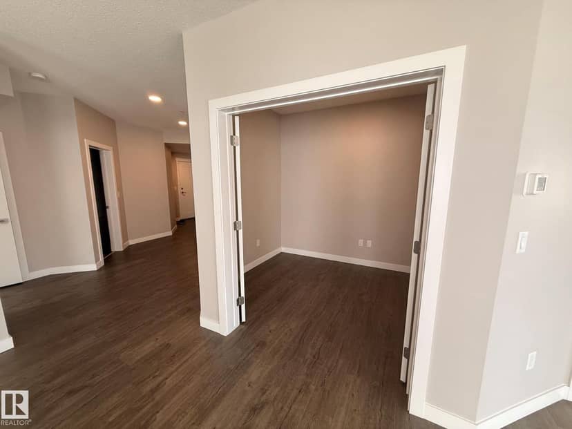 #306 560 Griesbach Parade Pr NW — photo 11 of 26