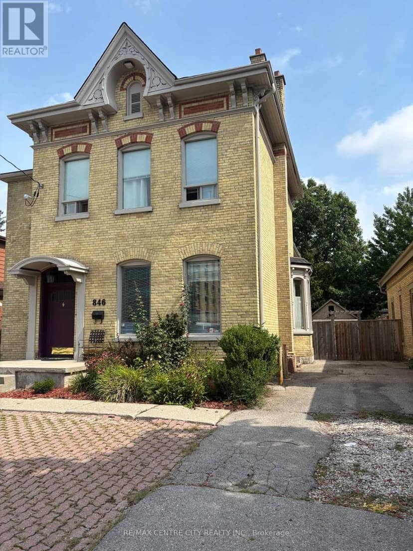 846 Richmond Street, London East, photo 2