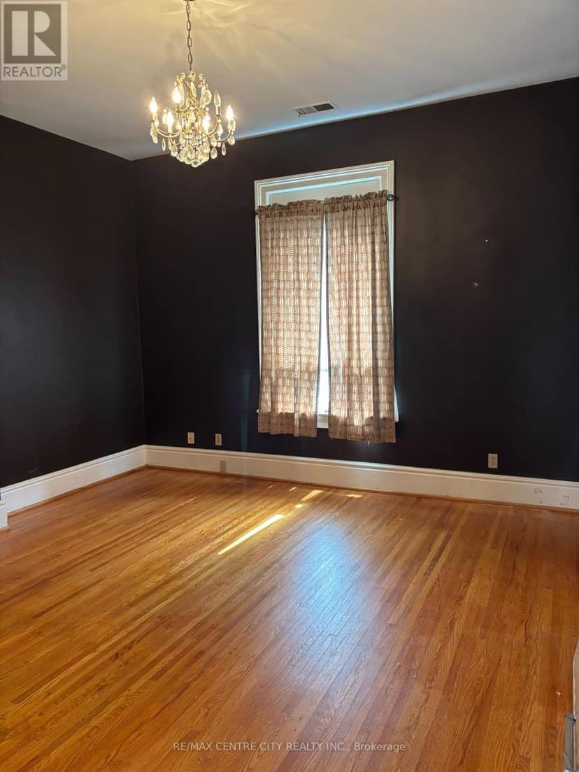 846 Richmond Street, London East, photo 3