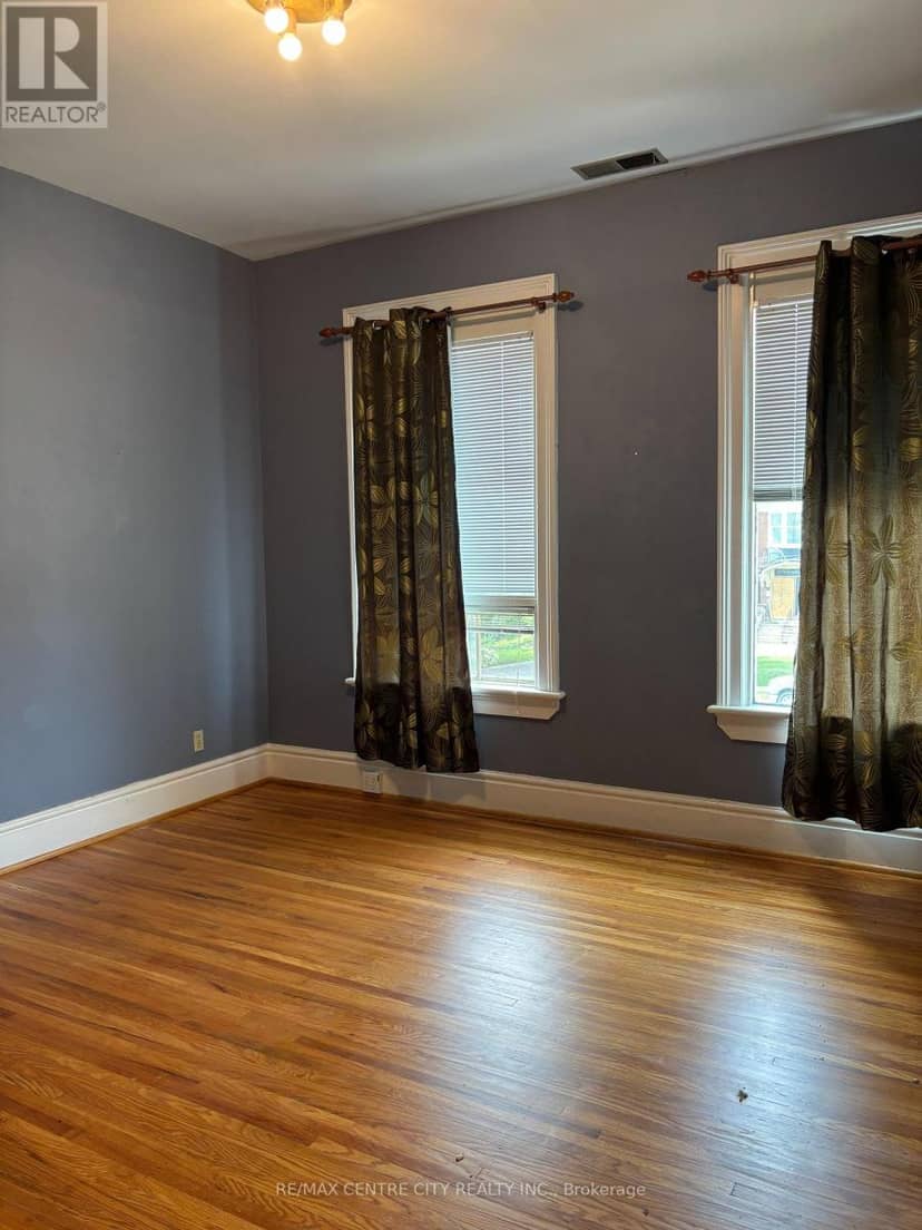 846 Richmond Street, London East, photo 4