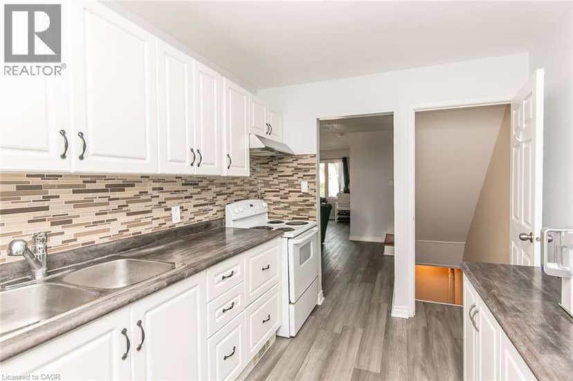 513 WEBER ST N Unit# C — photo 7 of 23
