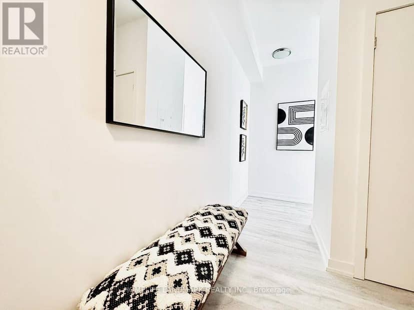 N833 - 7 Golden Lion Heights, Toronto, photo 4