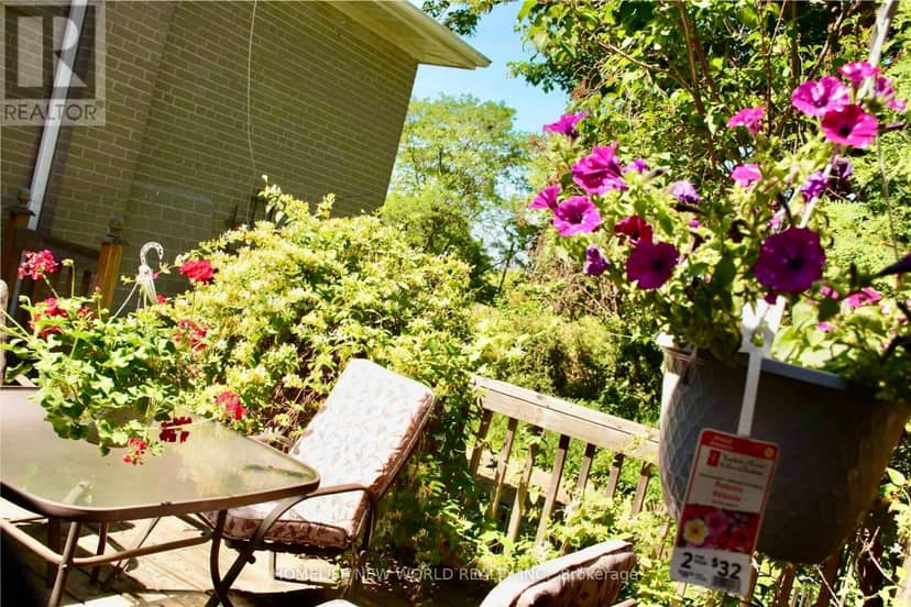 40 Brahms Avenue, Toronto, photo 2