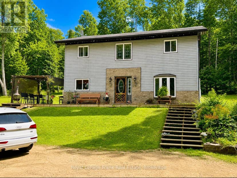 1630 Musclow Greenview Road, Hastings Highlands, photo 2