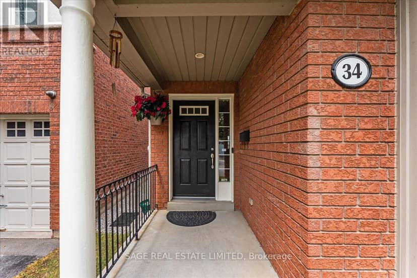 34 McSweeney Crescent — photo 4 of 38