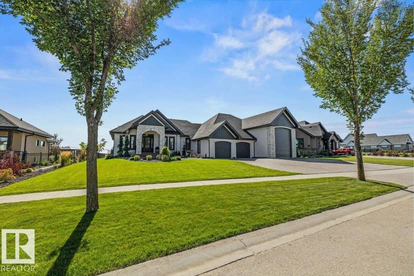 1098 Genesis Lake Blvd, Stony Plain, photo 2