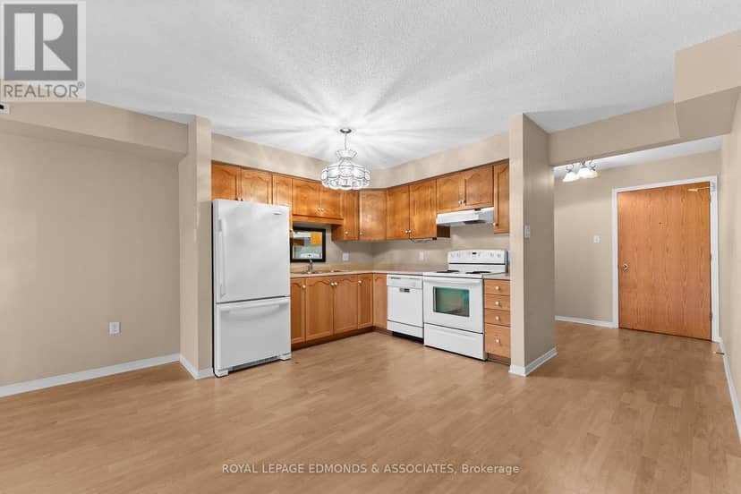 212 - 1 Crandall Street — photo 7 of 30