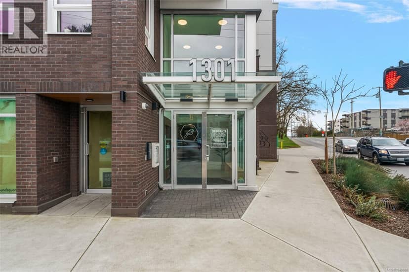306 1301 Hillside Ave, Victoria
