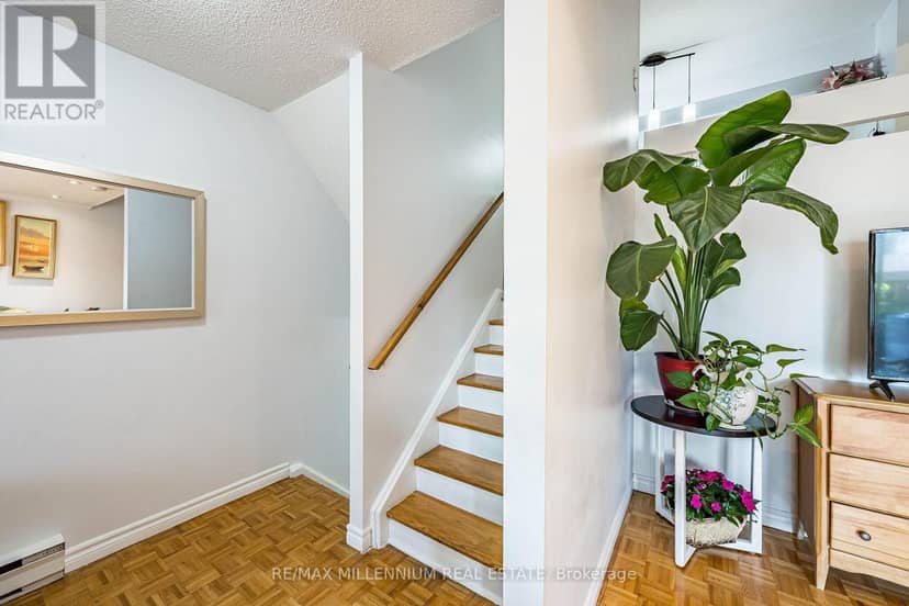 301 Milestone Crescent — photo 10 of 40