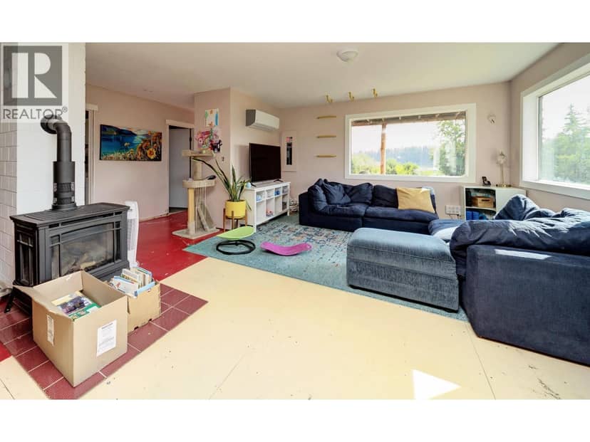 2211 DOYLE ROAD, 150 Mile House, photo 8