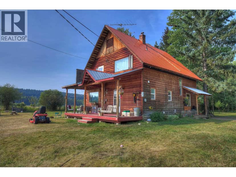 2211 DOYLE ROAD, 150 Mile House