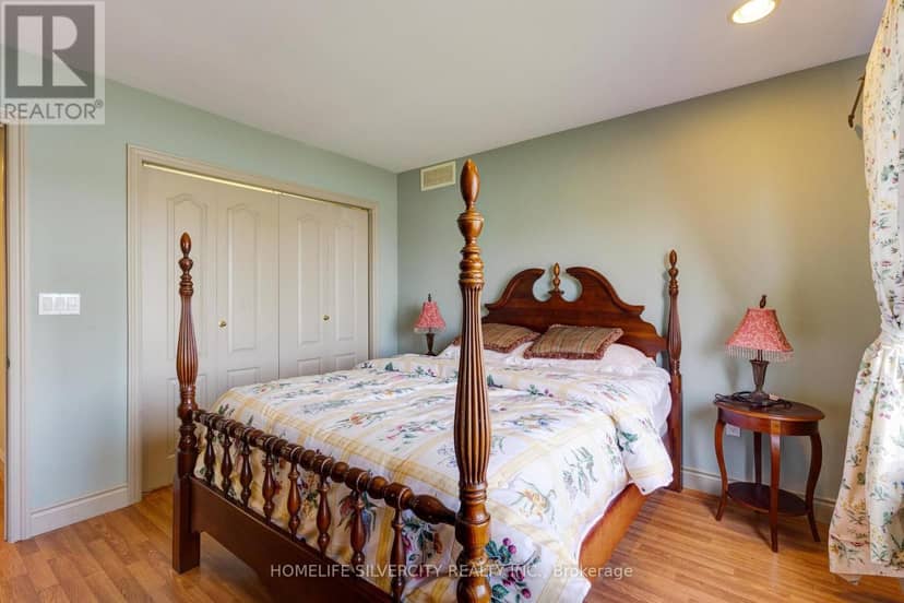 21000 Admiral Drive — photo 17 of 40
