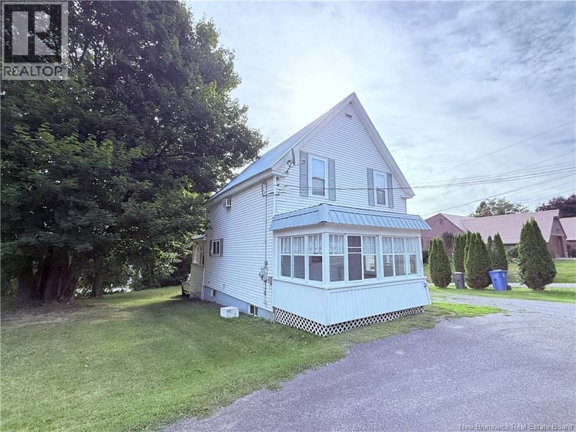 806 Main Street, Woodstock, photo 2