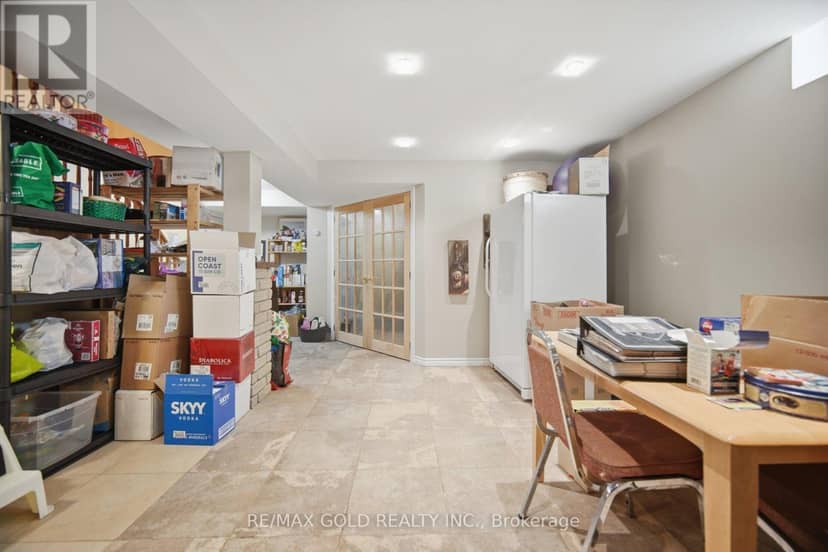 2 Sprucewood Crescent — photo 35 of 40