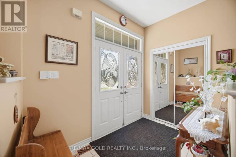 2 Sprucewood Crescent — photo 5 of 40