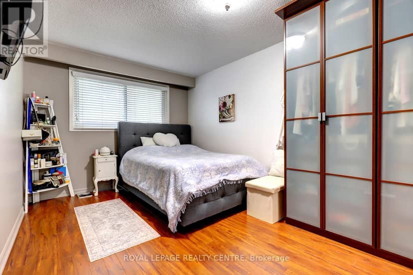 60 - 3025 Cedarglen Gate — photo 24 of 38