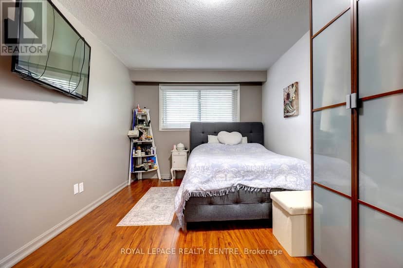 60 - 3025 Cedarglen Gate — photo 25 of 38