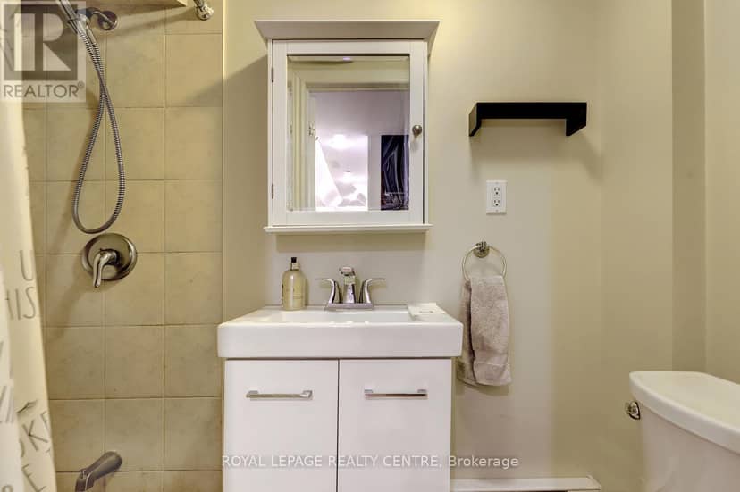 60 - 3025 Cedarglen Gate — photo 36 of 38