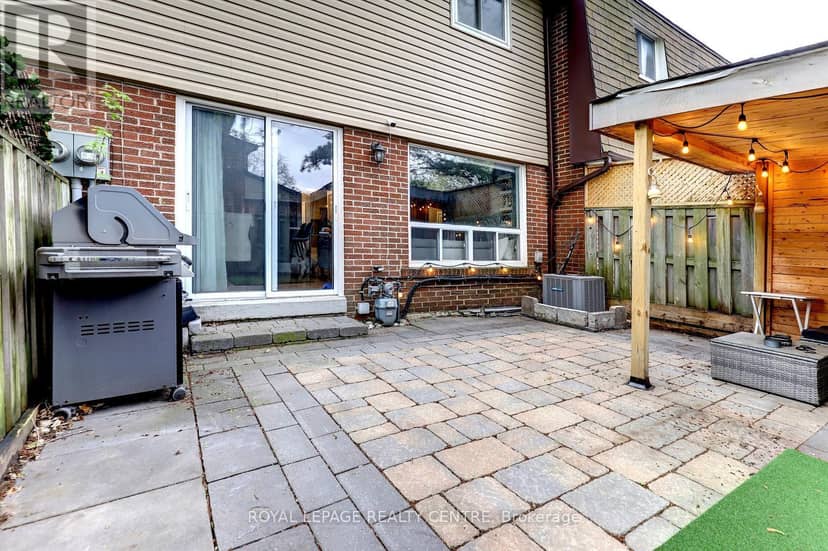 60 - 3025 Cedarglen Gate — photo 38 of 38