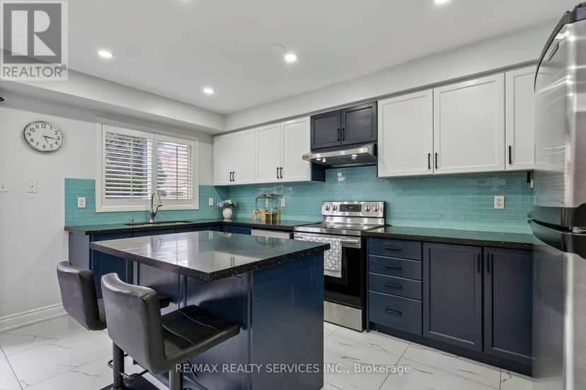 276 Fitzgerald Crescent — photo 7 of 40