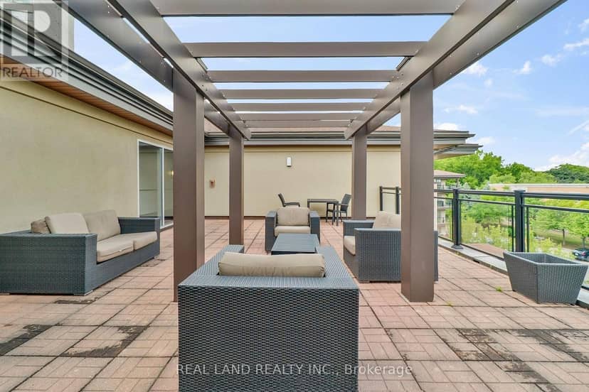 127 - 570 Lolita Gardens — photo 4 of 33