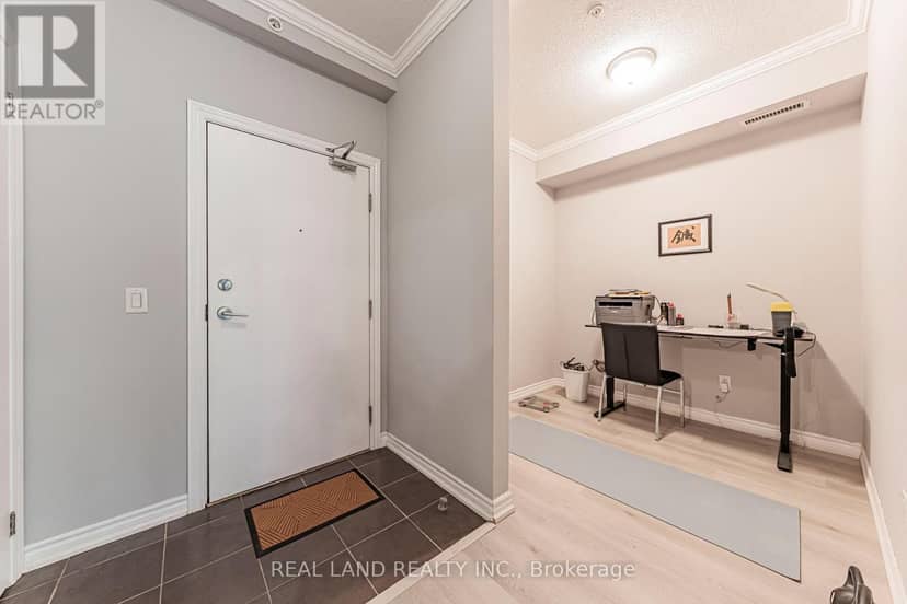 127 - 570 Lolita Gardens — photo 6 of 33