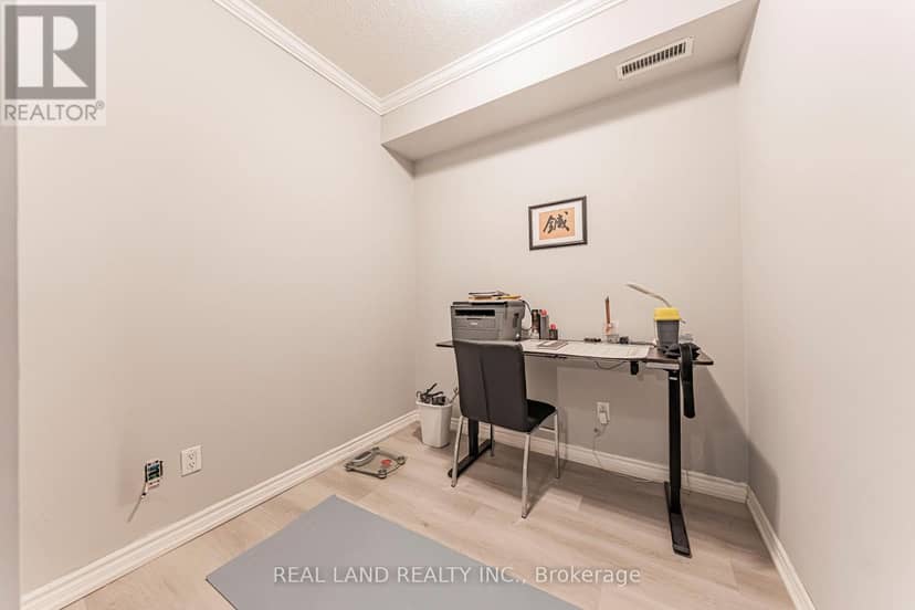 127 - 570 Lolita Gardens — photo 17 of 33