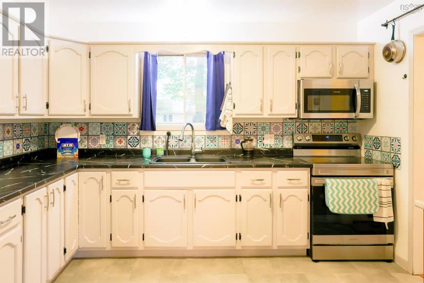65 Hirtle Drive — photo 5 of 24