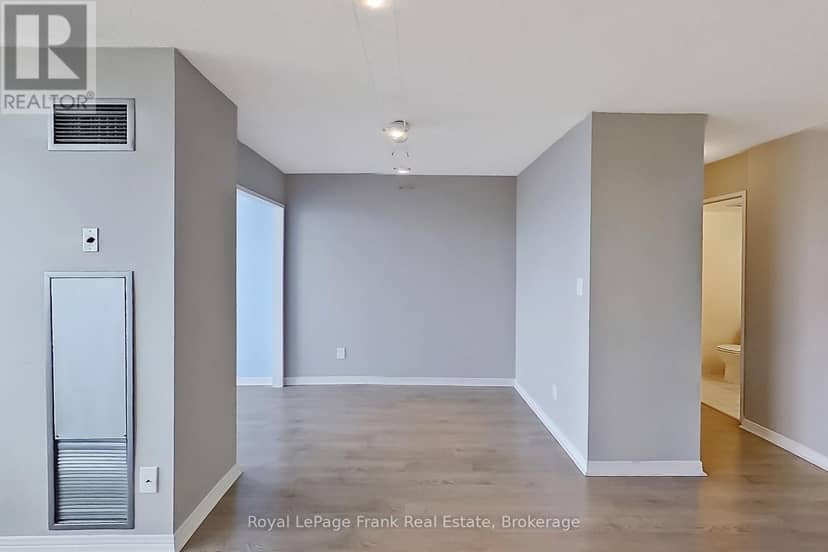 806 - 711 Rossland Road E — photo 16 of 40