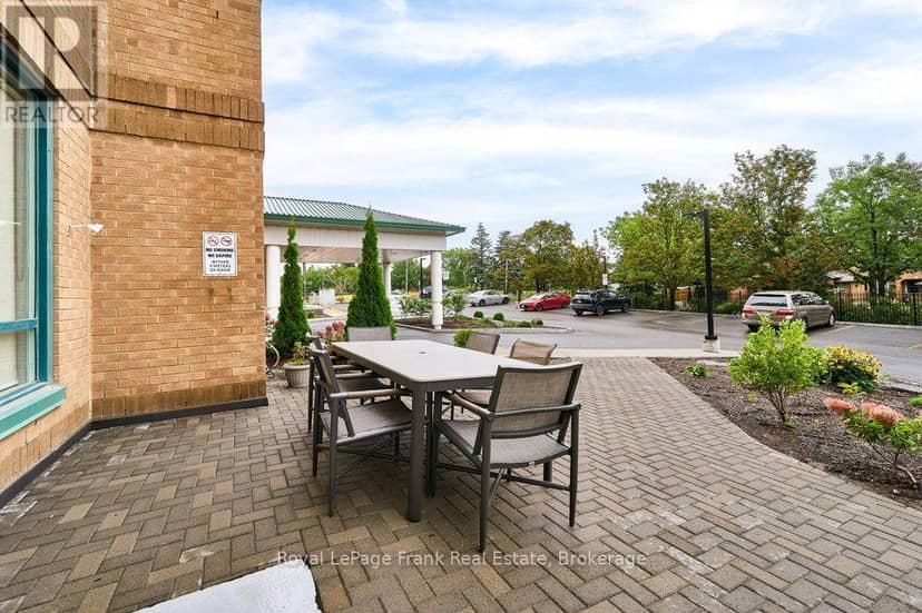 806 - 711 Rossland Road E — photo 39 of 40