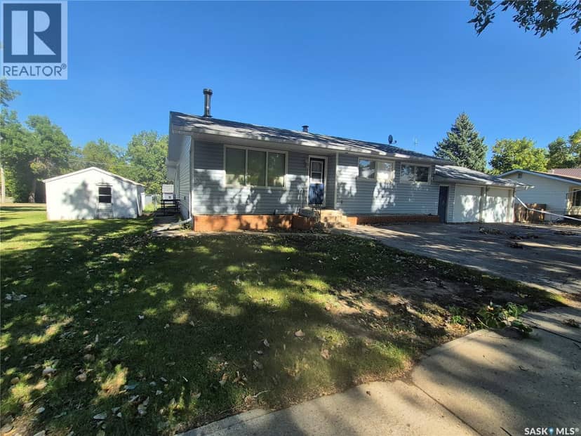 633 Beckwell AVENUE, Radville