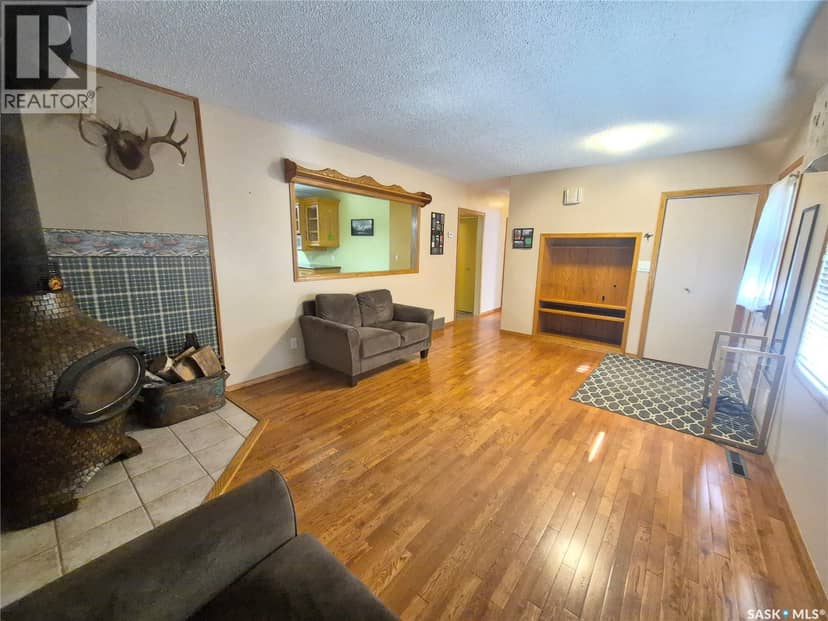633 Beckwell AVENUE, Radville, photo 3