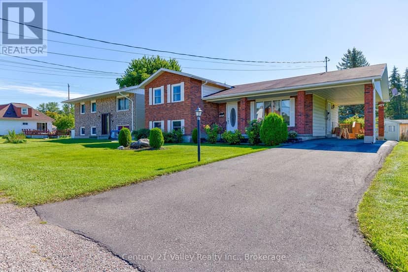 361 Sidney Avenue E, Renfrew