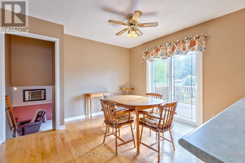 361 Sidney Avenue E — photo 18 of 40