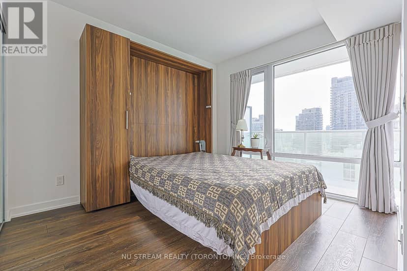 1710 - 501 Yonge Street — photo 30 of 40
