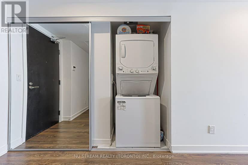 1710 - 501 Yonge Street — photo 38 of 40