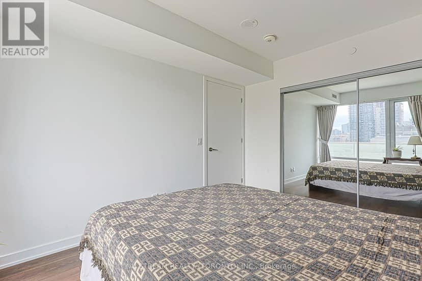 1710 - 501 Yonge Street — photo 32 of 40