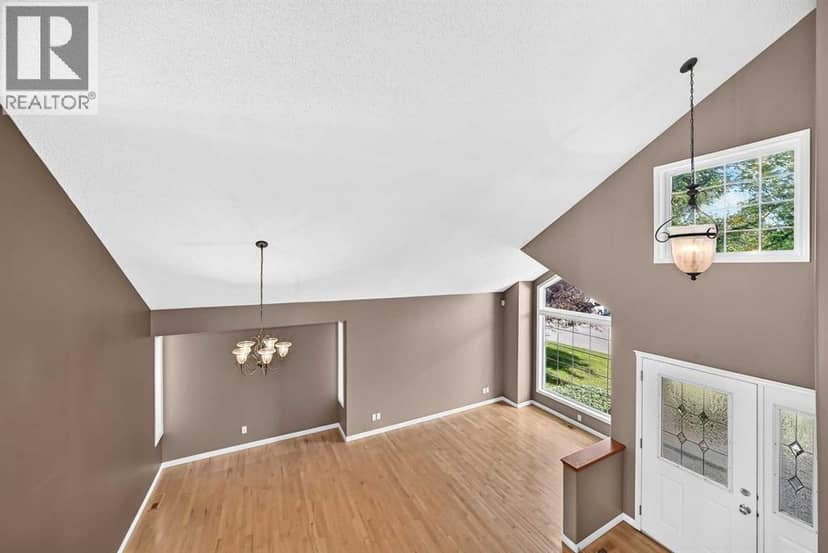180 Hamptons Terrace NW — photo 32 of 40