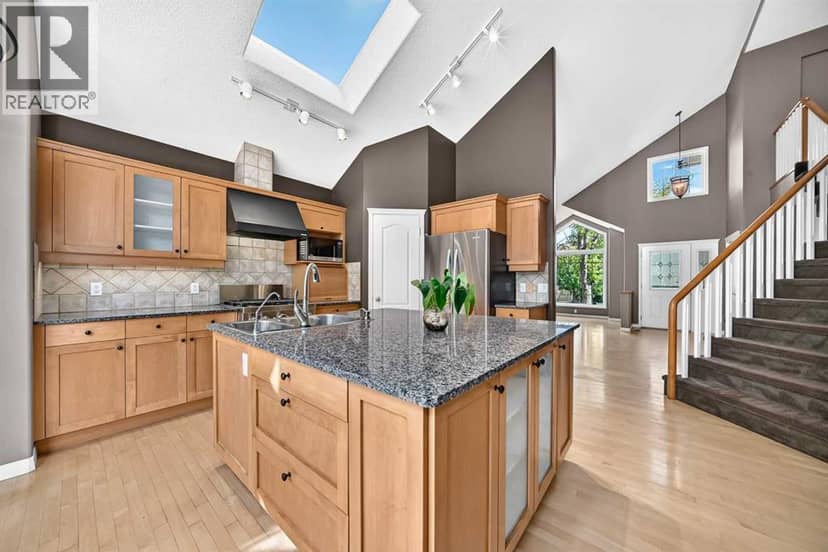 180 Hamptons Terrace NW, Calgary, photo 3