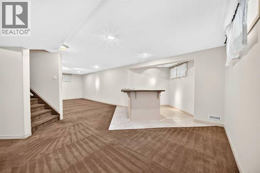 180 Hamptons Terrace NW — photo 36 of 40