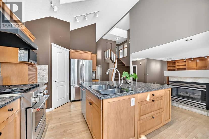 180 Hamptons Terrace NW, Calgary, photo 4
