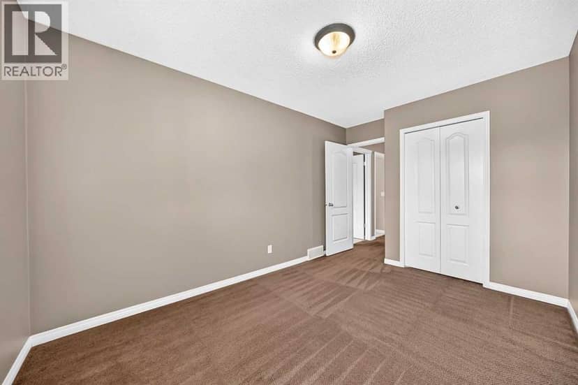180 Hamptons Terrace NW — photo 28 of 40