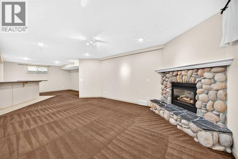 180 Hamptons Terrace NW — photo 34 of 40