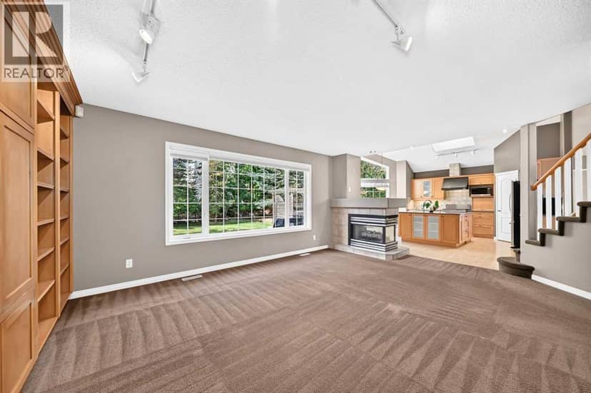 180 Hamptons Terrace NW — photo 16 of 40