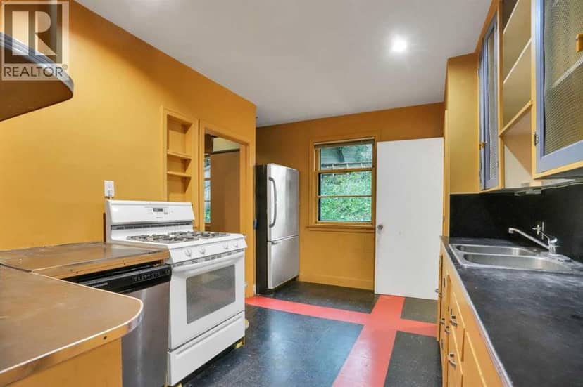 2131 16A Street SW — photo 12 of 40
