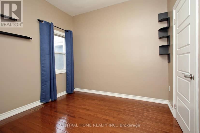 106 Carlaw Avenue — photo 11 of 22