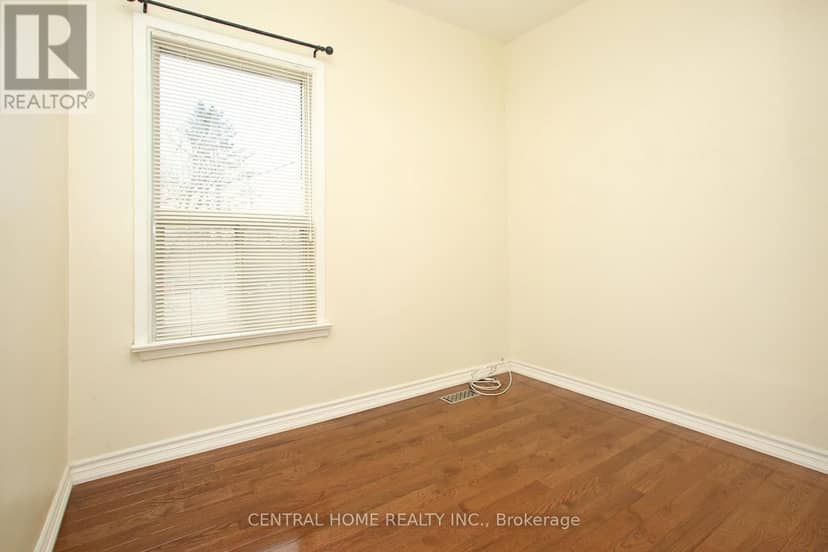 106 Carlaw Avenue — photo 12 of 22