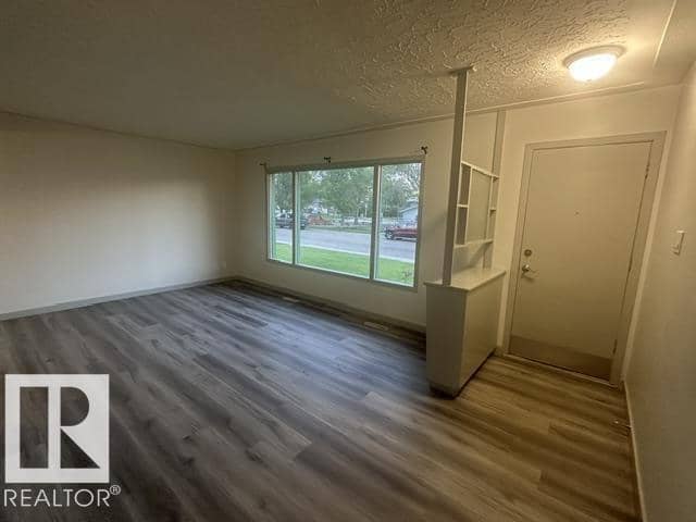 11026 155 ST NW — photo 18 of 32
